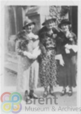 TH\CT\Museum catalogue\photographs\1998_213_15_th.jpg; 1998.213.15; ;